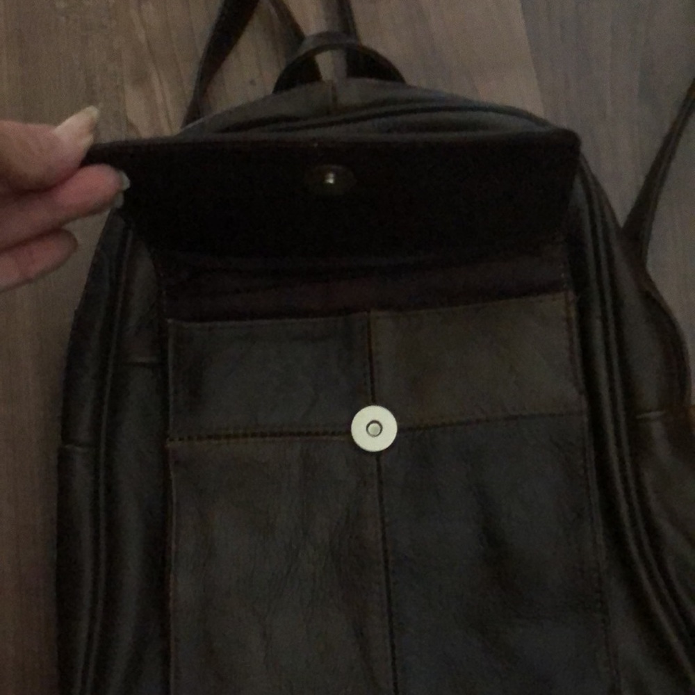 Cowhide leather backpack - Picture 2 of 4